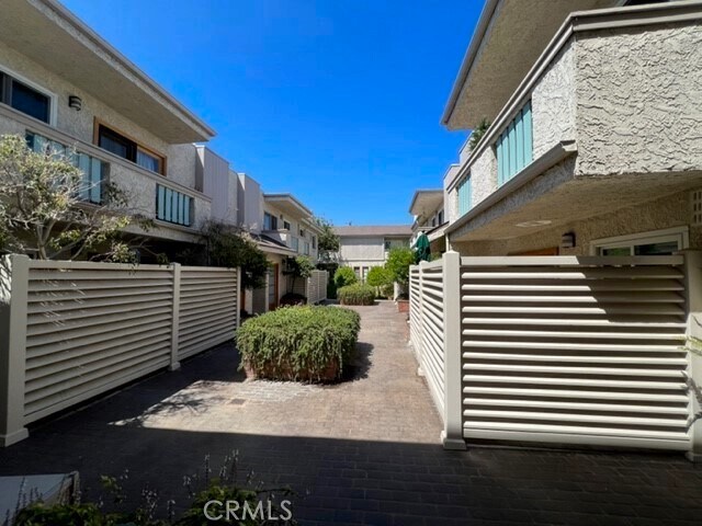 Building Photo - 2016 Euclid St