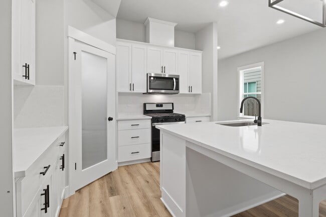 Building Photo - 1026-KE1026 Sassafras St