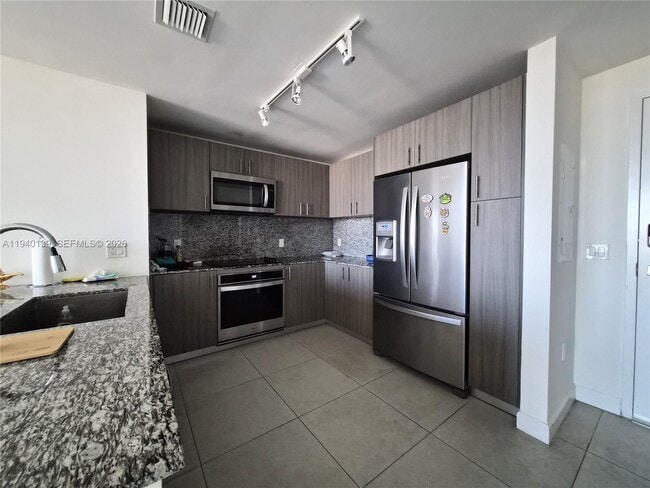 Building Photo - 5350 NW 84th Ave