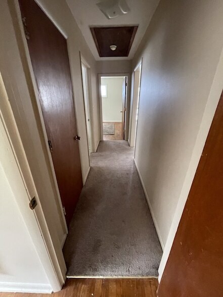 Building Photo - 105 Edgehill Dr