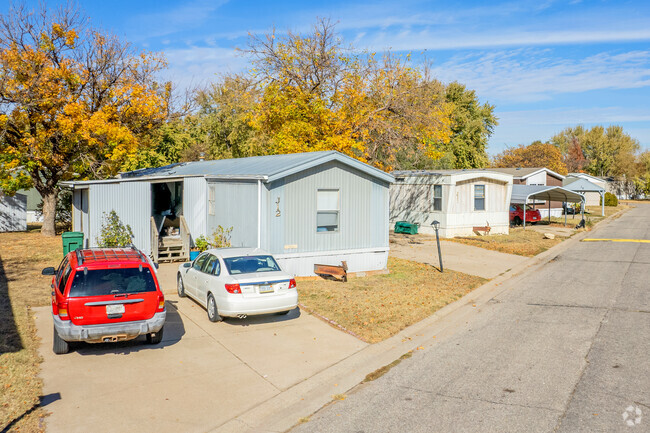 Building Photo - Lamplighter Mobile Home Park
