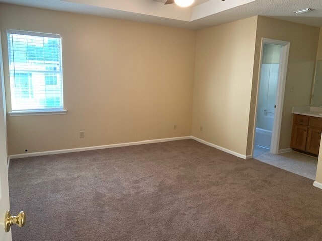 Building Photo - Three Bedroom Home w/ Garage