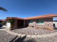 Building Photo - 3bdr 2 bth with a Bonus Room in Spring Val...