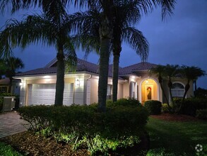 Building Photo - 11355 SW Rockingham Dr