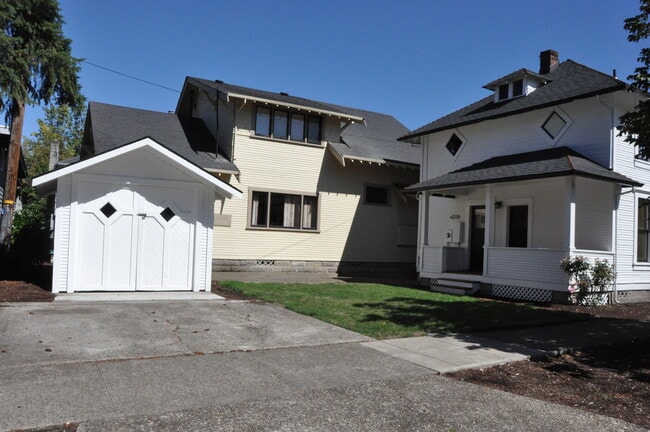 Building Photo - 1594 Mill St