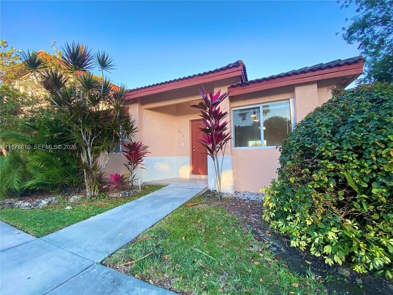 Building Photo - 611 NW 208th Cir