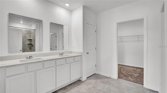 Building Photo - 4951 Worchester Dr