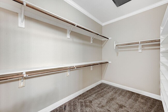 Building Photo - AMBER RIDGE Gated Beauty in Summerlin! 1600+ SF Condo