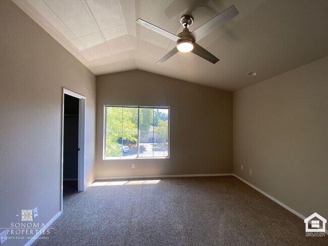 Building Photo - Light-Filled 3BD/2BA Home in Desirable Fry...