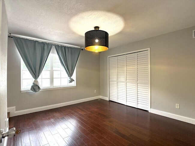 Building Photo - 4815 Walden Cir