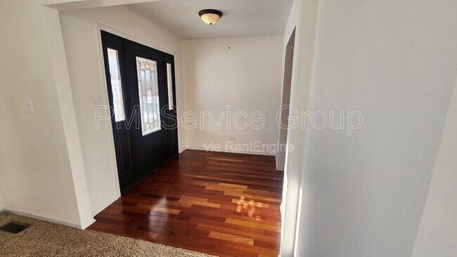 Building Photo - 1322 Foxford Ln