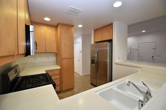 Building Photo - 3814 Black Butte Rd