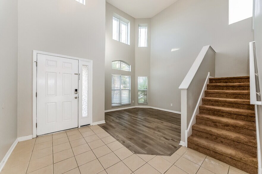 Building Photo - 2337 125th Dr E