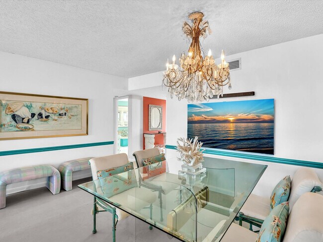 Building Photo - 1537 E Hillsboro Blvd