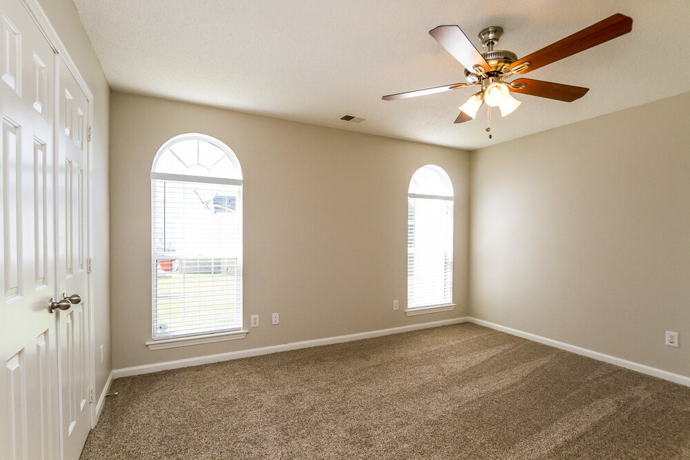Building Photo - 10115 Northwoods Forest Dr