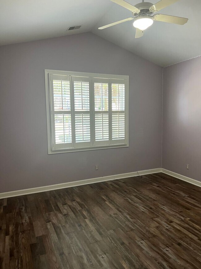 Building Photo - Charming 3BR Home in Rose Hill!