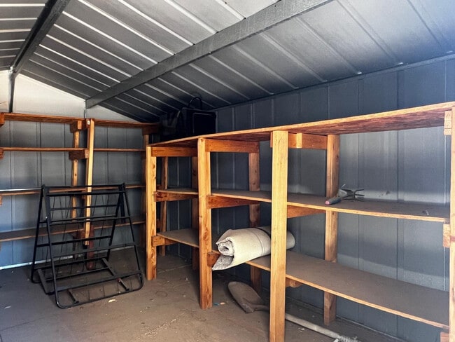 Building Photo - 1631 N Garrett Dr