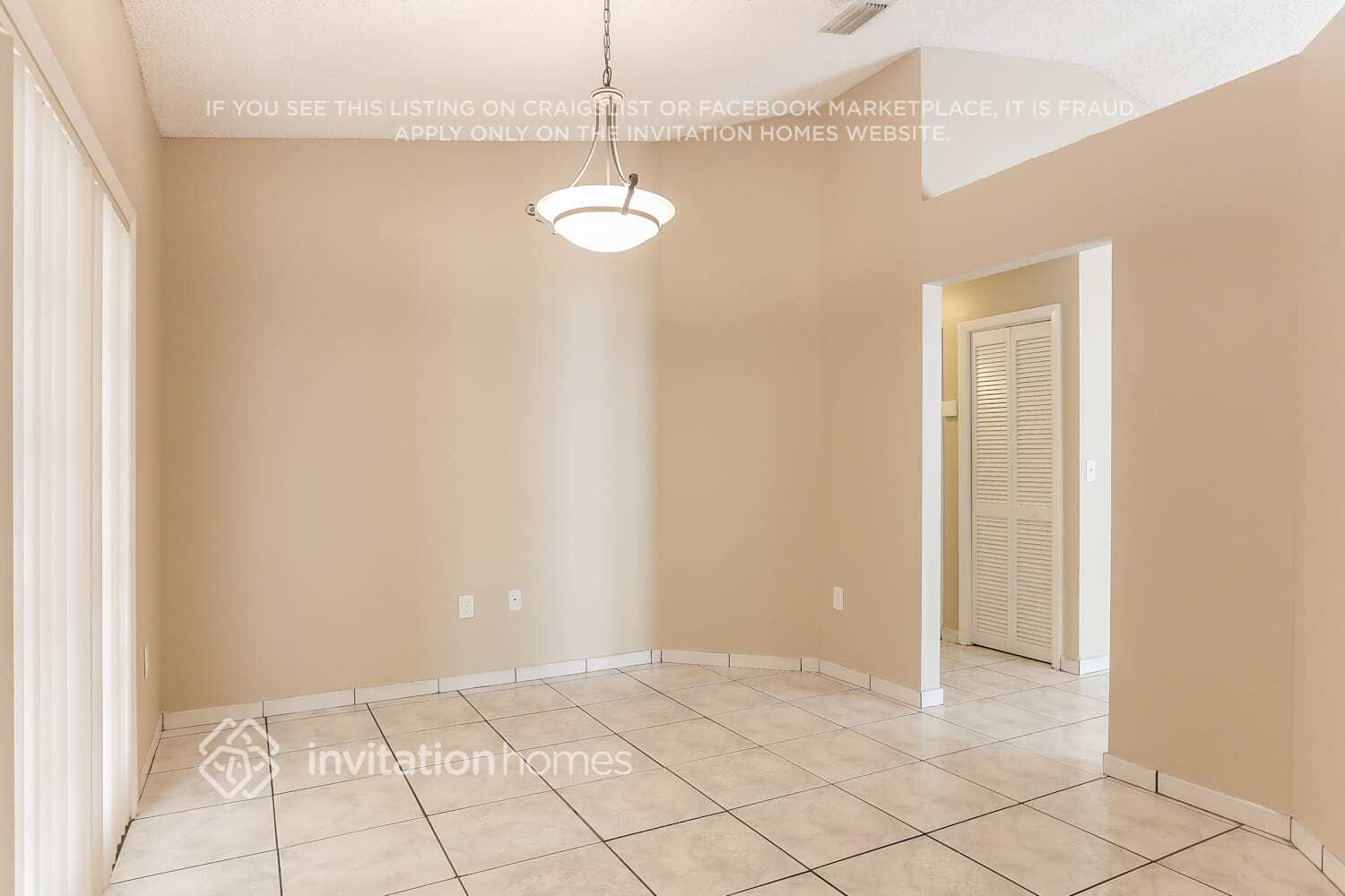 Building Photo - 4705 SW 143rd Ave
