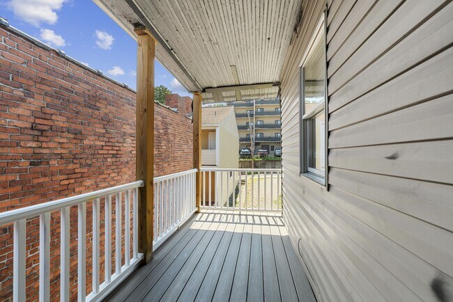 Building Photo - 3208 Dobson St