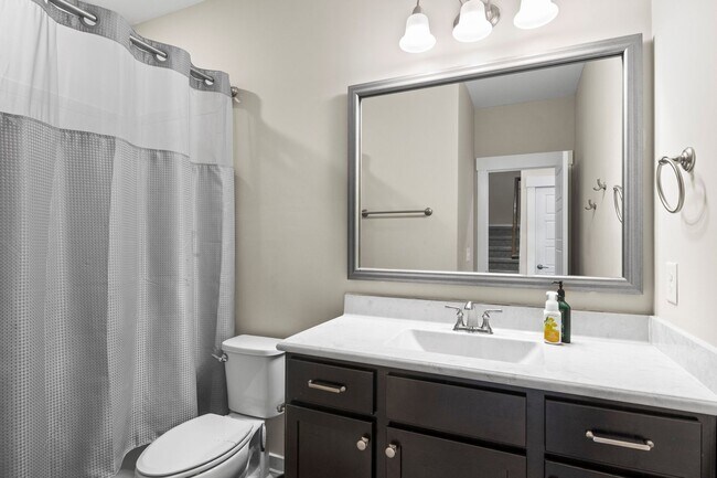 Building Photo - End Unit Townhome with many Upgrades - Downtown Wake Forest!