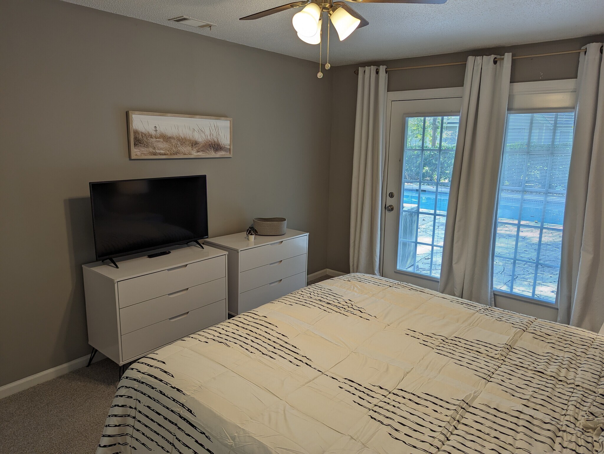 Bedroom with privat bath - 3726 Overland Cutoff