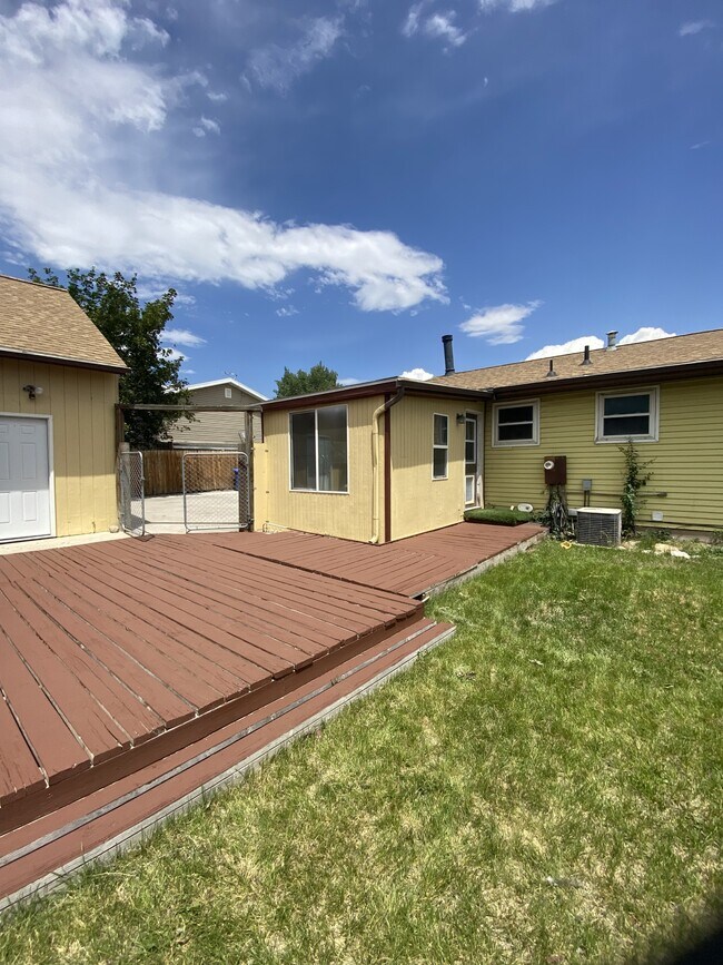 Building Photo - 6238 Dewdrops Dr