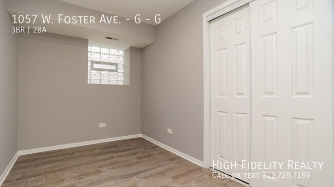 Building Photo - 1057 W Foster Ave