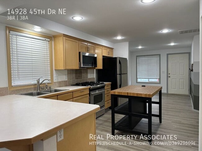 Building Photo - 14928 45th Dr NE