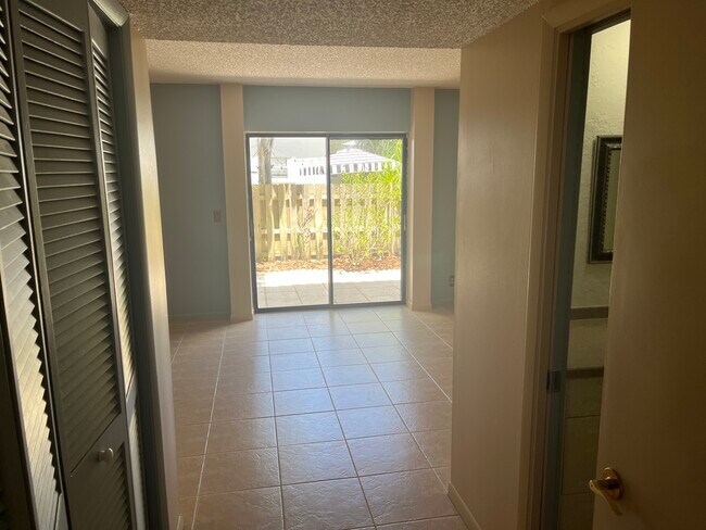 Building Photo - 1815 S Olive Ave