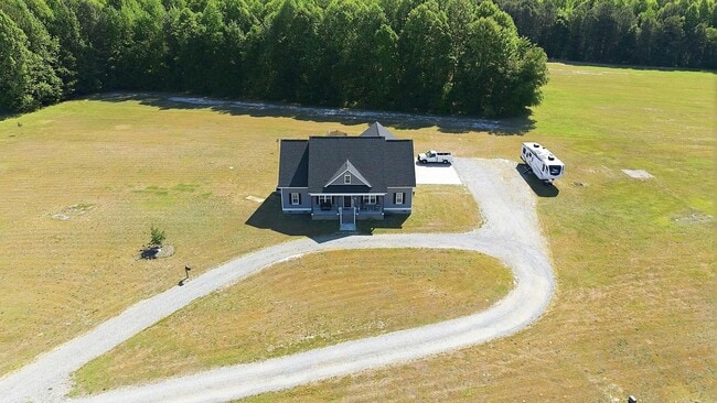 Building Photo - Quiet Country Living on 6+ Acres Between Rocky Mount and Wilson