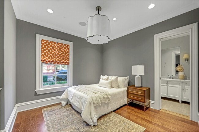Building Photo - 373 Hardenburgh Ave