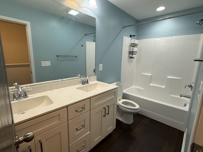 Building Photo - 133 Penry Ln