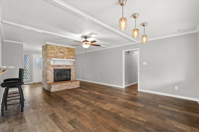 Building Photo - 3319 Meadowcreek Dr