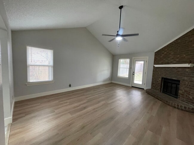 Building Photo - Gorgeous One-Story Home for rent in Euless!