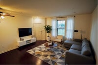 Building Photo - 675B E Church St