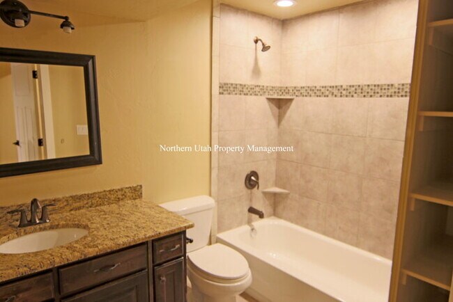 Building Photo - Beautiful Layton Home