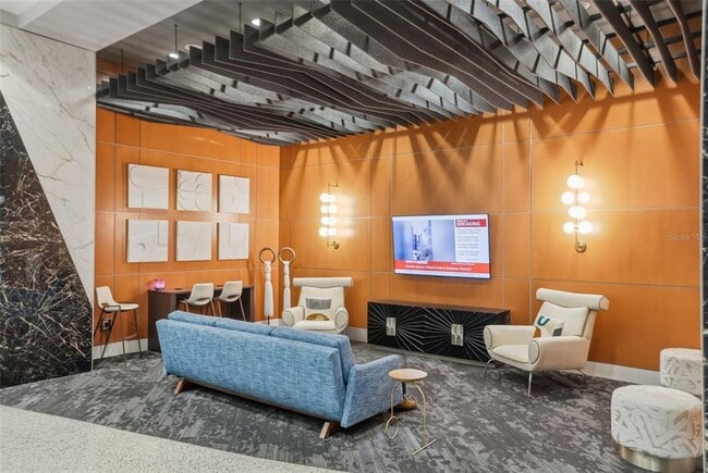 Building Photo - 155 S Court Ave