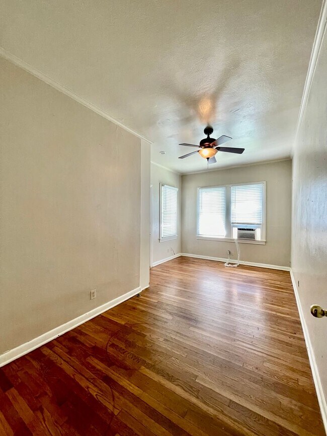 Building Photo - Charming + Convenience - 3 Bedroom, 2 Bathroom Home