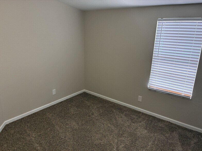 Building Photo - 1403 Darold Dr