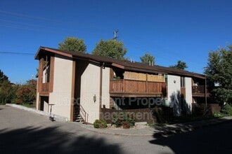 Building Photo - 1430 Vega Cir