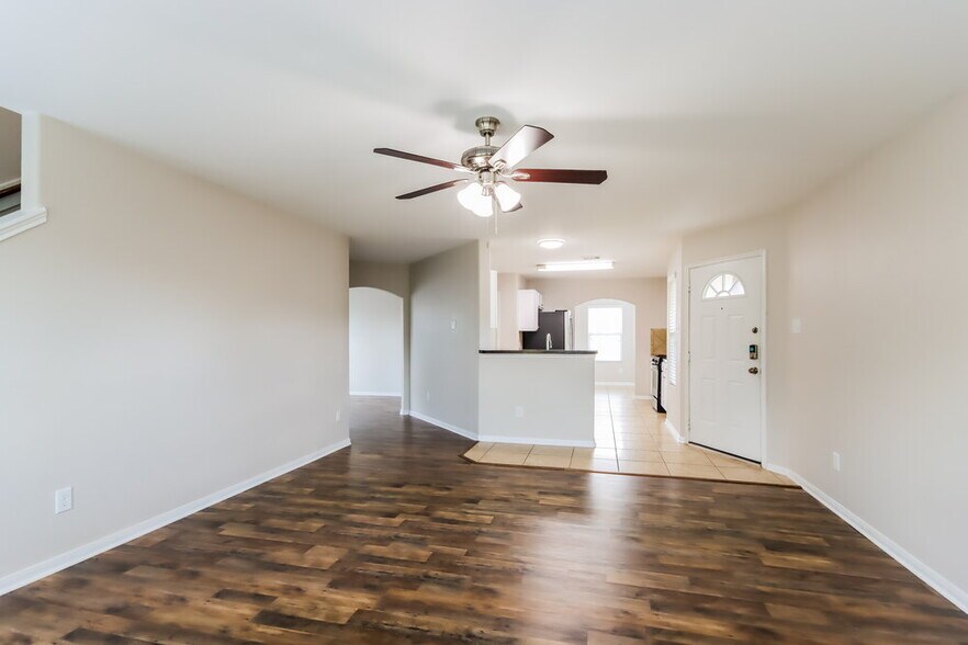 Building Photo - 16779 Warbler Dr