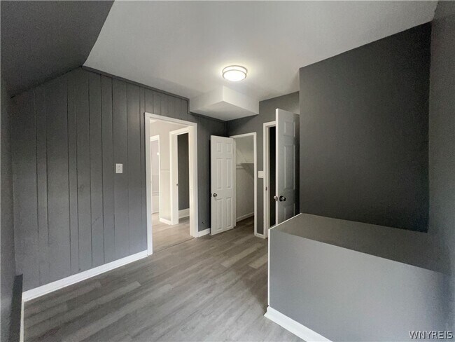 Building Photo - 165 Roland Ave