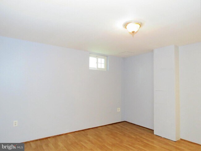 Building Photo - 7526 Mattingly Ln