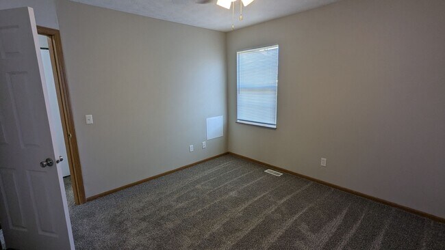 Building Photo - MN Cedar Village (861)