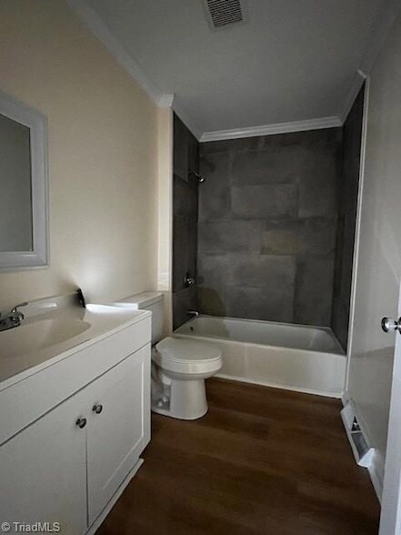 Building Photo - 435 Ross St