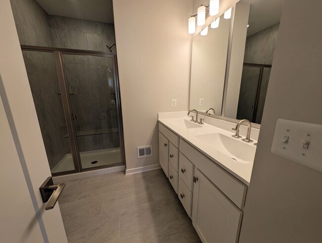 Building Photo - Brand New, Never Lived in!