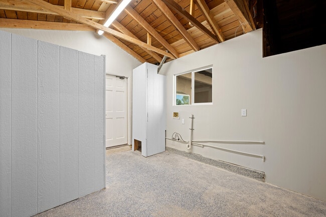 Building Photo - 22570 Los Tigres Dr