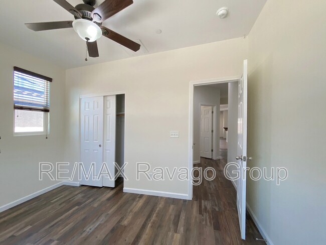 Building Photo - 1000 Aspen Cliff Dr