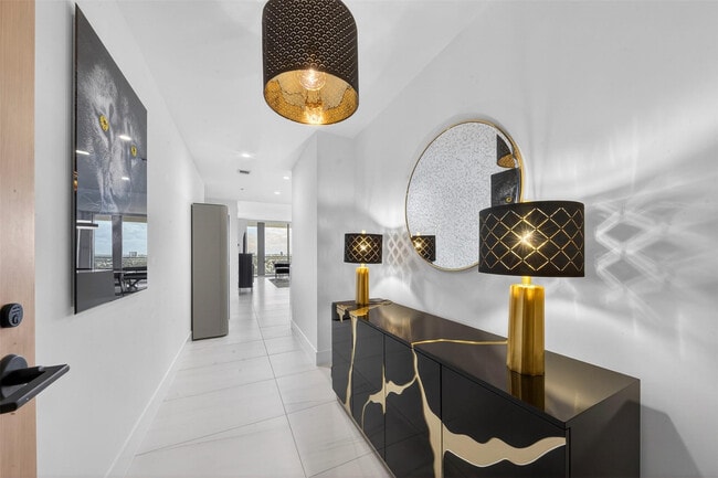 Building Photo - 153 N Seabreeze Blvd