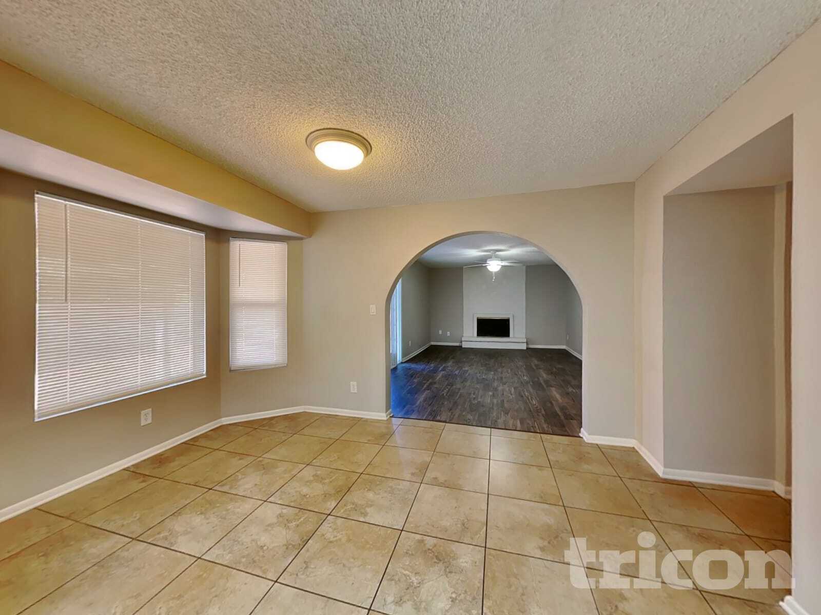 Building Photo - 4633 W Bluefield Ave